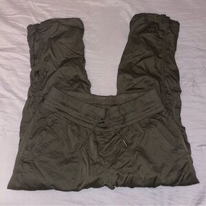 The North Face | Aphrodite 2.0 Capris | Olive Green | EUC